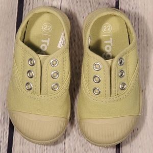 NWOT Togtu Kids slip on sneakers EU size 22/5.5